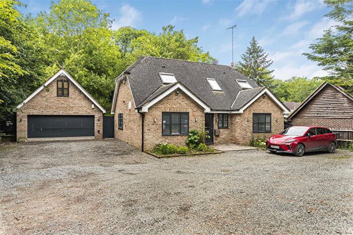 4 Bedroom Detached House For Sale In Rhododendron Avenue, Meopham, Gravesend, DA13