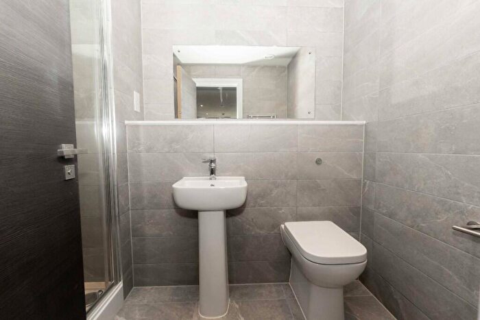 2 Bedroom Apartment To Rent In Greengate, Manchester, Greater Manchester, M3