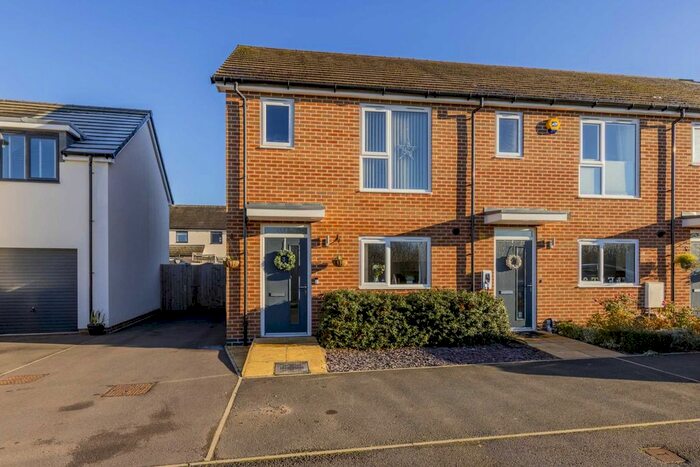 3 Bedroom Town House To Rent In Wilfred Green Place, Trentham, ST4