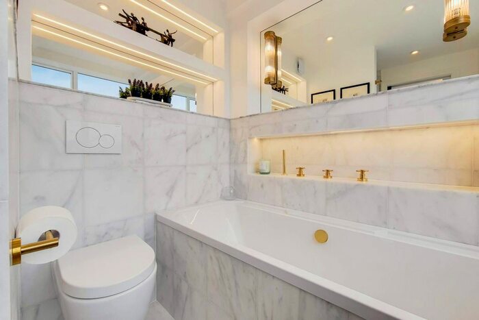 3 Bedroom Maisonette For Sale In Cavaye Place, South Kensington, London, SW10