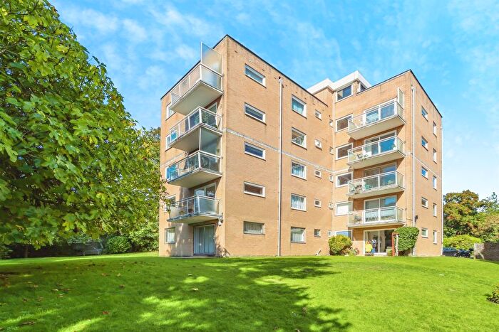 2 Bedroom Flat For Sale In St. Valerie Road, Bournemouth, BH2