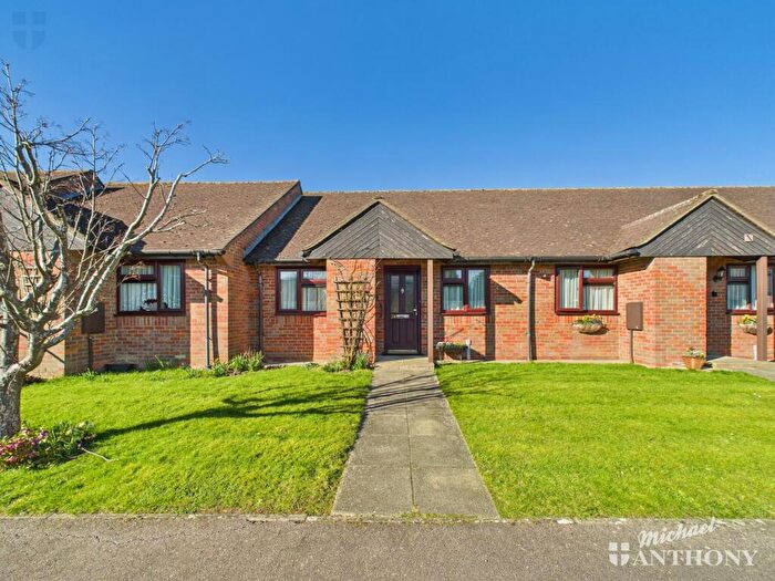 2 Bedroom Bungalow For Sale In William Hill Drive, Bierton, Aylesbury, Buckinghamshire, HP22