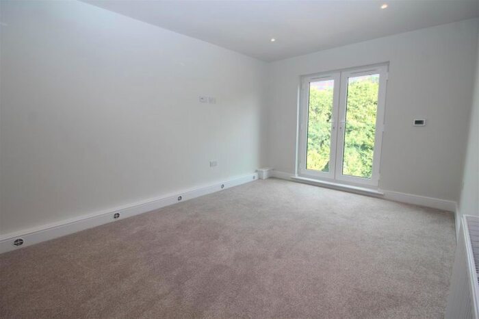 1 Bedroom Flat To Rent In Woodland Court, Soothouse Spring, Childwick Green, St Albans, AL3