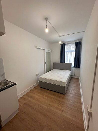 Studio To Rent In London Road, Croydon, CR0