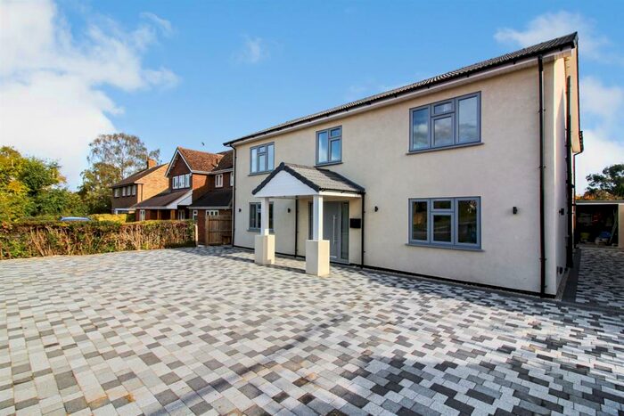 5 Bedroom Detached House To Rent In Northumberland Avenue, Aylesbury, HP21