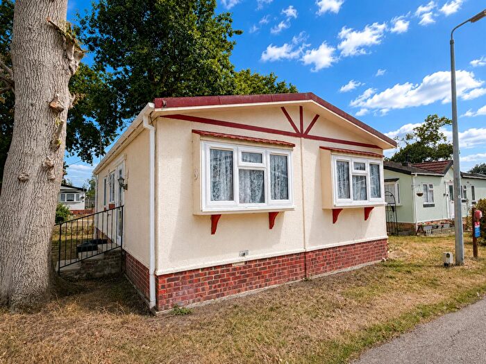 2 Bedroom Park Home For Sale In The Spinney, Sacketts Grove, Clacton-on-Sea, CO16