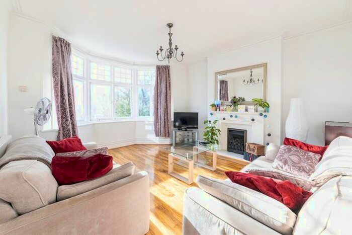 2 Bedroom Flat To Rent In Boileau Road, Ealing, W5