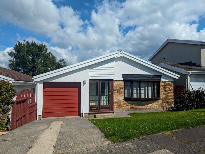3 Bedroom Bungalow To Rent In Ridgewood Gardens, Cimla, Neath, Neath Port Talbot., SA11