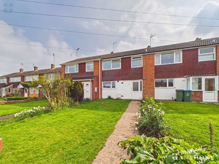 3 Bedroom Terraced House For Sale In Long Meadow, Aylesbury, HP21
