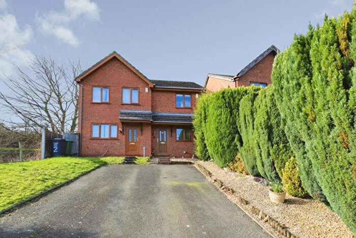 2 Bedroom Semi Detached House For Sale In Bernie Crossland Walk, Kidderminster, Worcestershire, DY10