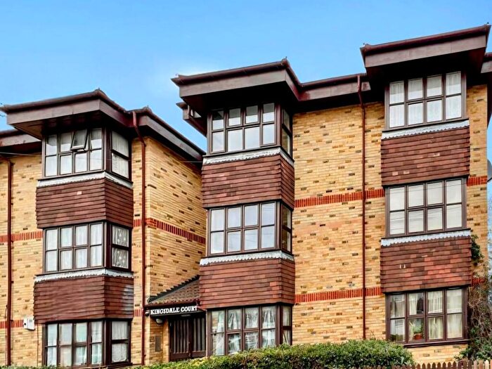 1 Bedroom Flat For Sale In Kingsdale Court, Swanscombe, DA10