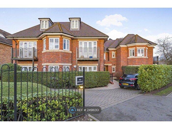 2 Bedroom Flat To Rent In Oakdene Court, Cobham, KT11