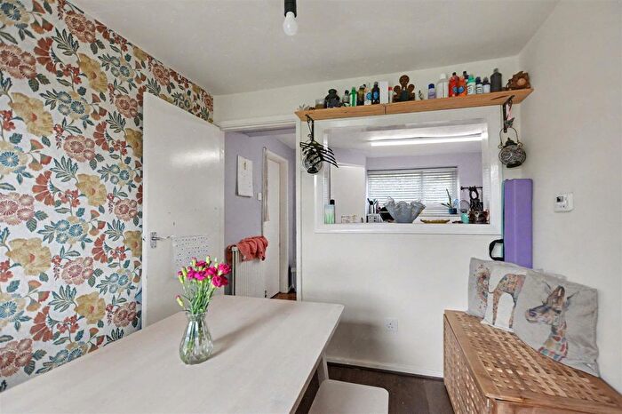 3 Bedroom Semi-detached House For Sale In Ewe Lamb Lane, Bramcote, Nottingham, NG9
