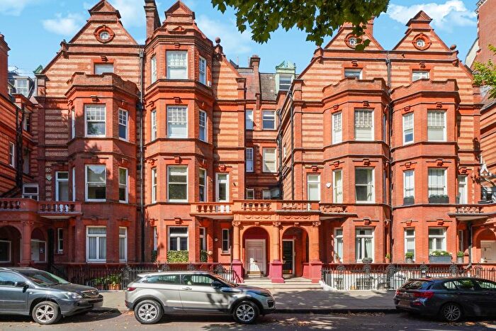 2 Bedroom Flat To Rent In Sloane Gardens, Chelsea, SW1W