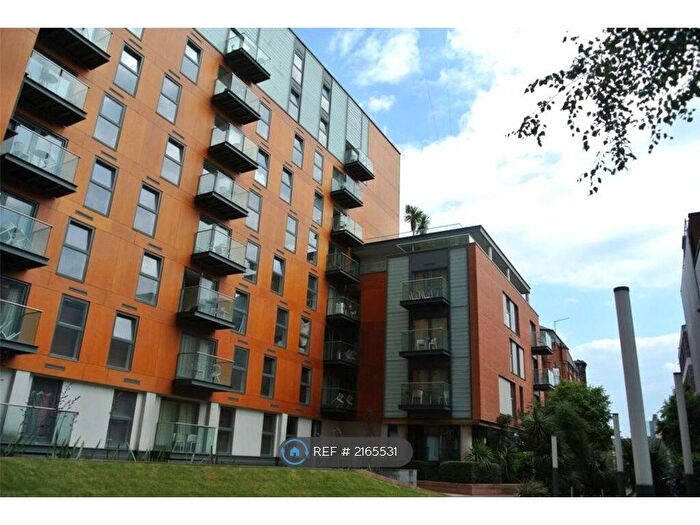 1 Bedroom Flat To Rent In Skyline Central, Manchester, M4