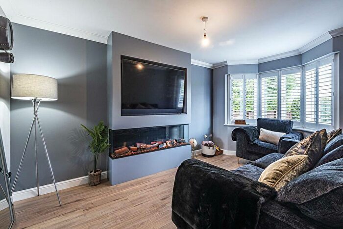 4 Bedroom Detached House For Sale In Broad Lane, Coventry, CV5