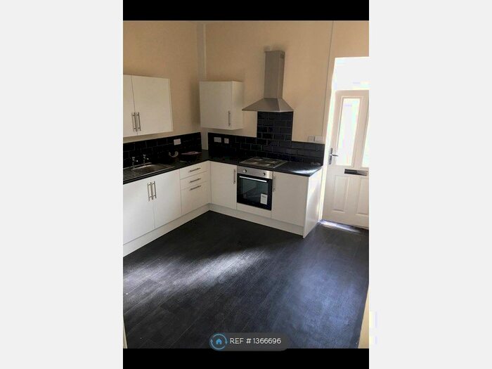 2 Bedroom Flat To Rent In Talbot Road, Wolverhampton, WV2