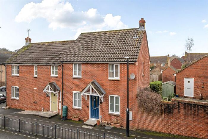 3 Bedroom Semi Detached House For Sale In Lower Meadow, Ilminster, TA19