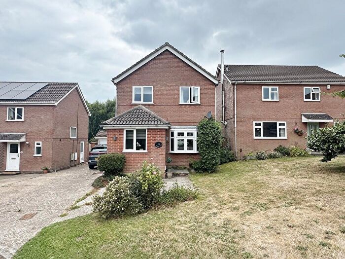 4 Bedroom Detached House For Sale In Middle Mead, Fareham, PO14
