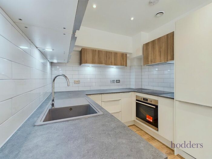 2 Bedroom Flat To Rent In London Road, Staines-Upon-Thames, Surrey, TW18