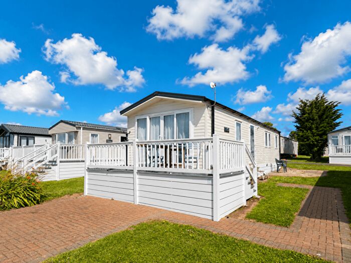 3 Bedroom Park Home For Sale In Seaview Avenue, CO5