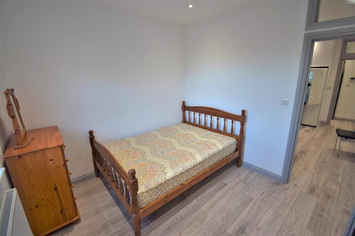 1 Bedroom Flat To Rent In Wordsworth Parade, London N8