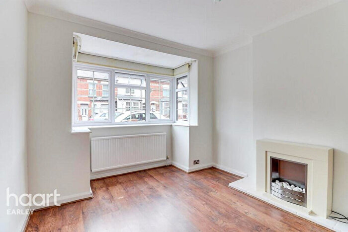 2 Bedroom Semi Detached House To Rent In Chester Street, Reading, RG30