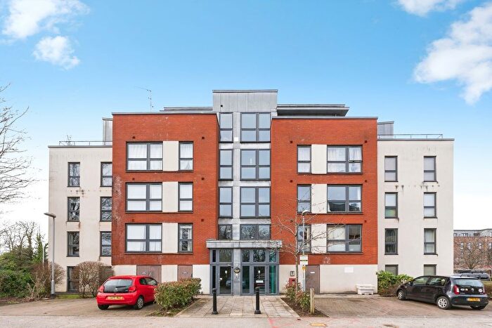2 Bedroom Flat For Sale In Paxton Drive, Bristol, Somerset, BS3