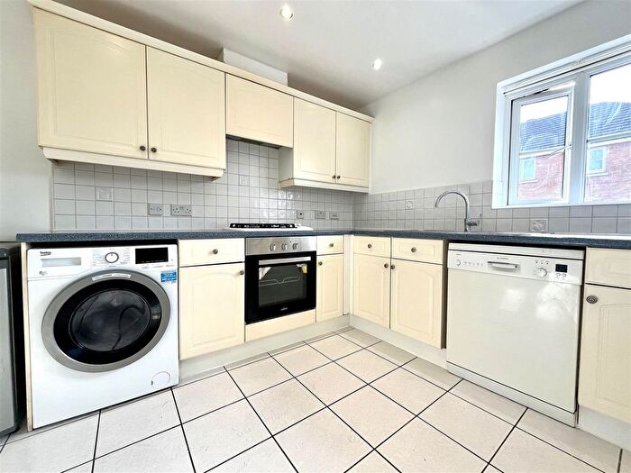 3 Bedroom Maisonette To Rent In Columbia Road, Broxbourne, EN10