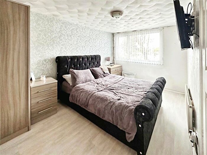 3 Bedroom End Of Terrace House For Sale In Pattens Close, Netherton, Merseyside, L30