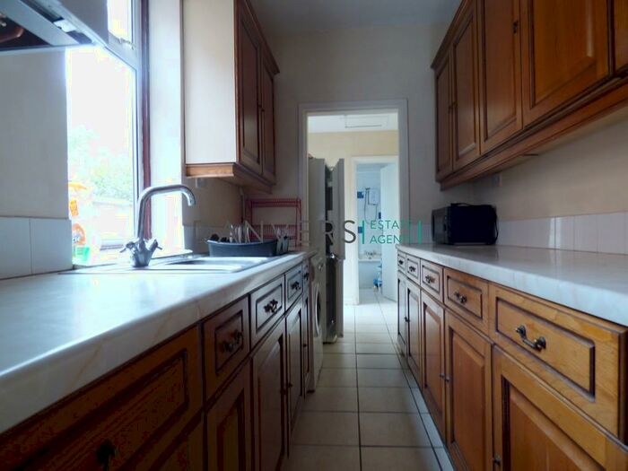 3 Bedroom Semi-Detached House To Rent In Marlow Road, Leicester, LE3