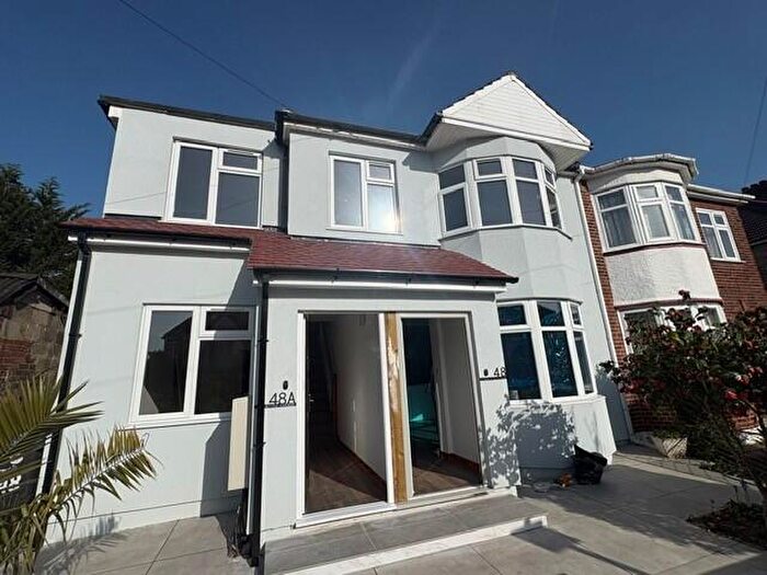 3 Bedroom Flat To Rent In Pentyre Avenue, Edmonton, Enfield, N18