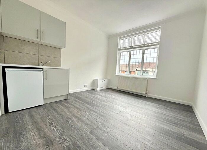1 Bedroom Studio To Rent In A Studio, Petts Wood, London, BR5