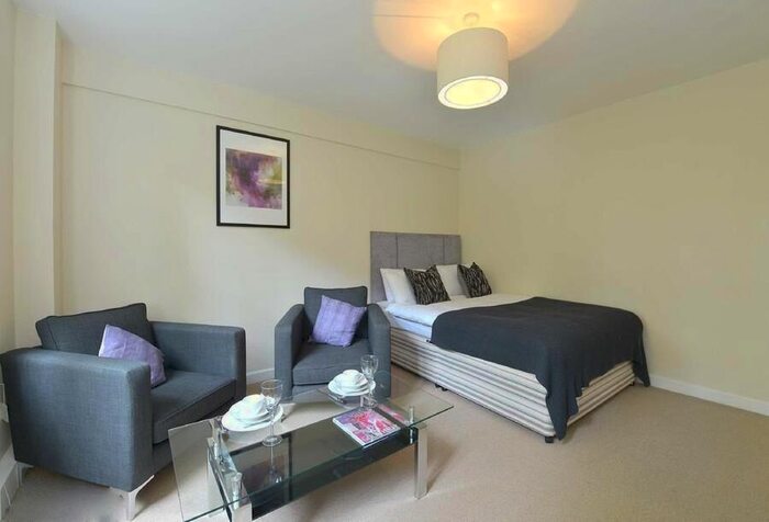 Studio To Rent In Hill Street, London W1J