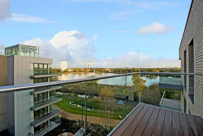 2 Bedroom Flat To Rent In Devan Grove, London, N4