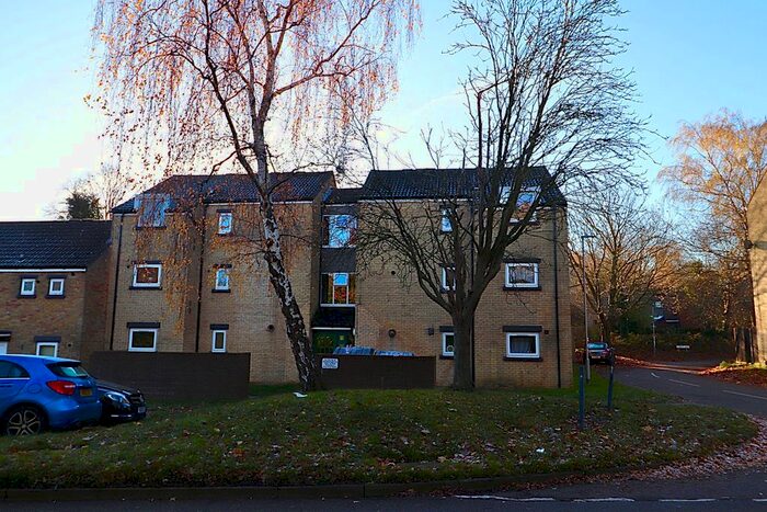 2 Bedroom Flat To Rent In Rainsborough Crescent, Briar Hill, Northampton, NN4