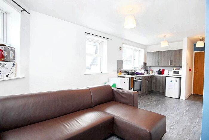 2 Bedroom Flat To Rent In Hill Park Crescent, Flat, Plymouth, PL4