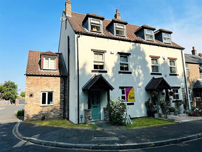 4 Bedroom Town House For Sale In Stable Road, Barlow, Selby, YO8