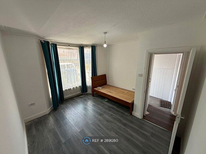 2 Bedroom Flat To Rent In Cecil Road, Harrow, HA3