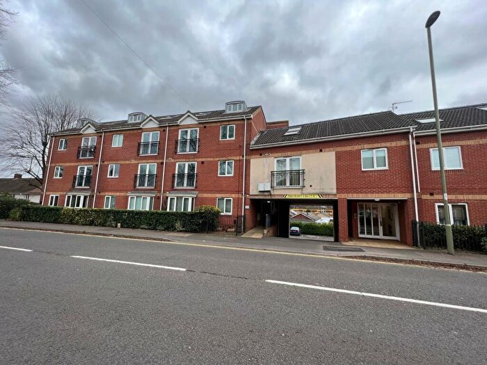 2 Bedroom Flat To Rent In Twyford Road, Eastleigh, Hampshire, SO50