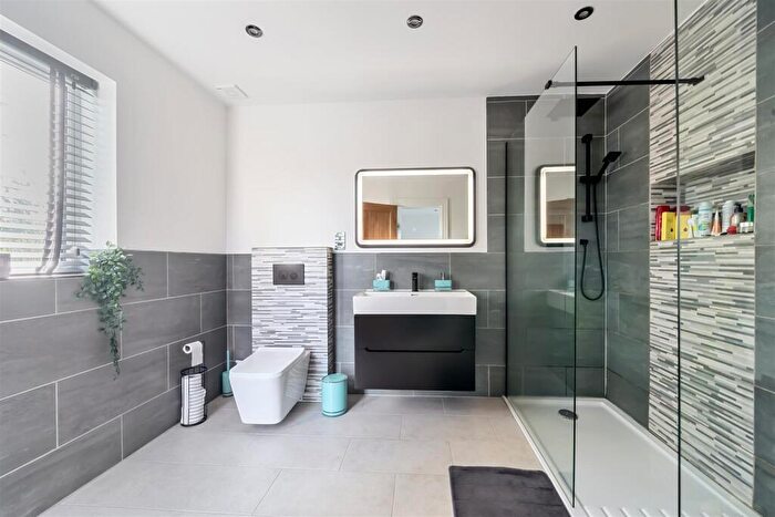 5 Bedroom Detached House For Sale In Trehern Close, Knowle, B93