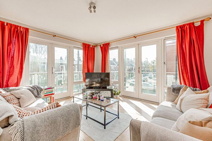 2 Bedroom Flat To Rent In Cavendish Road, Balham, SW12