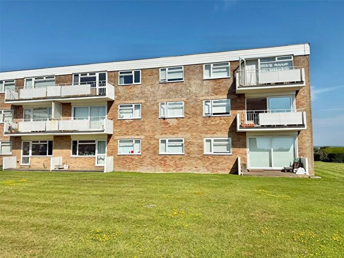 2 Bedroom Flat For Sale In Victoria Road, Milford On Sea, Lymington, Hampshire, SO41