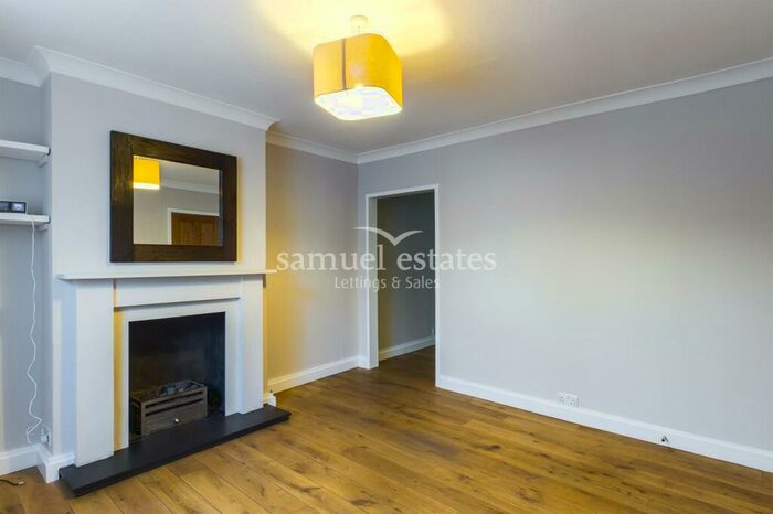 2 Bedroom Cottage To Rent In Victoria Cottages, Pages Lane, London, N10
