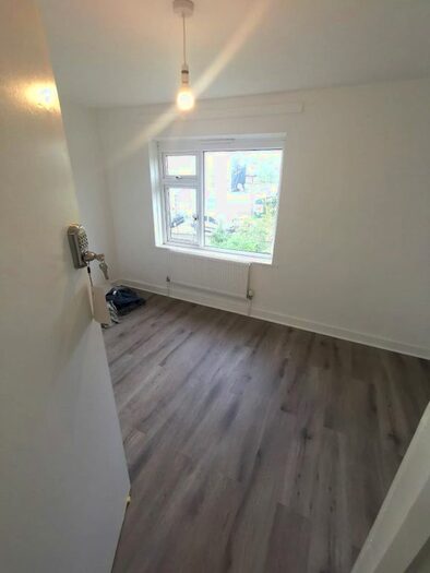 4 Bedroom Semi-Detached House To Rent In Barrow Green, Sittingbourne, ME9