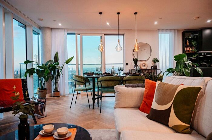 3 Bedroom Flat For Sale In Woodberry Down, Finsbury Park, N4