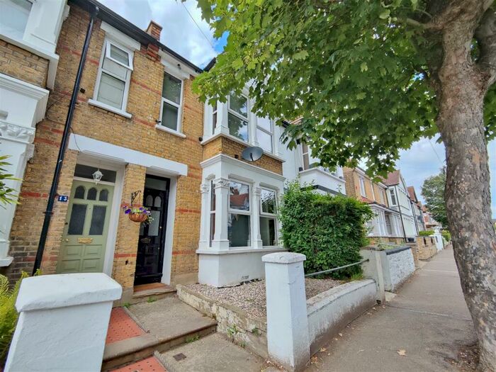 3 Bedroom Semi-Detached House To Rent In Leigh Hall Road, Leigh On Sea, SS9