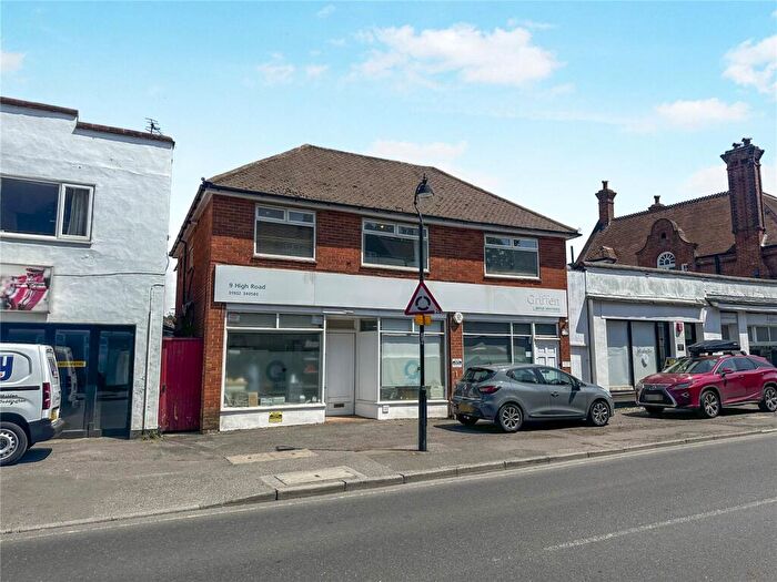 2 Bedroom Apartment To Rent In High Road, Byfleet, West Byfleet, Surrey, KT14