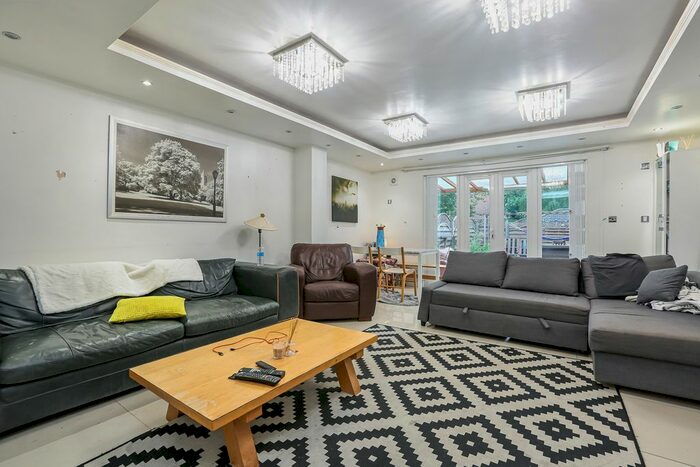 4 Bedroom Terraced House To Rent In Edgar Wallace Close, London, SE15