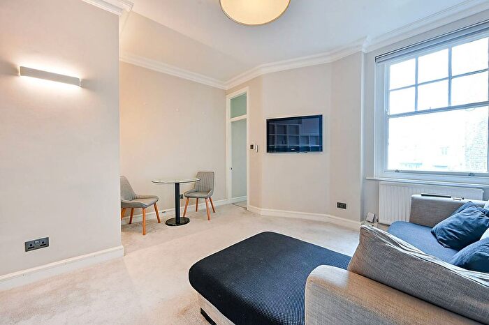 2 Bedroom Flat To Rent In Sutton Lane North, Chiswick, London, W4